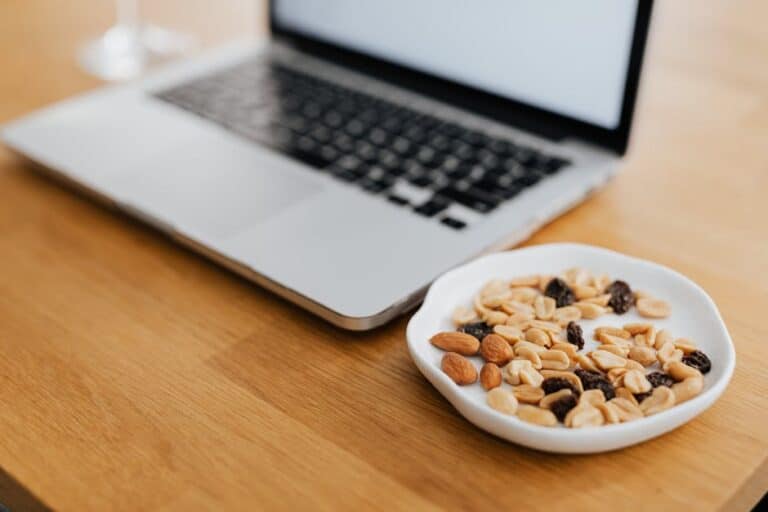 healthy snacks to buy for work
